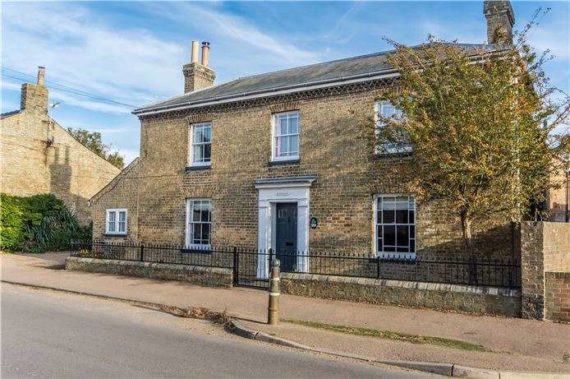 6 Bedroom Detached